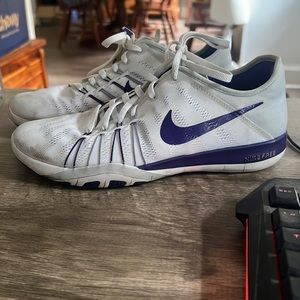 Nike womens free TR 6 white and purple shoe. Gently used see photos size 6